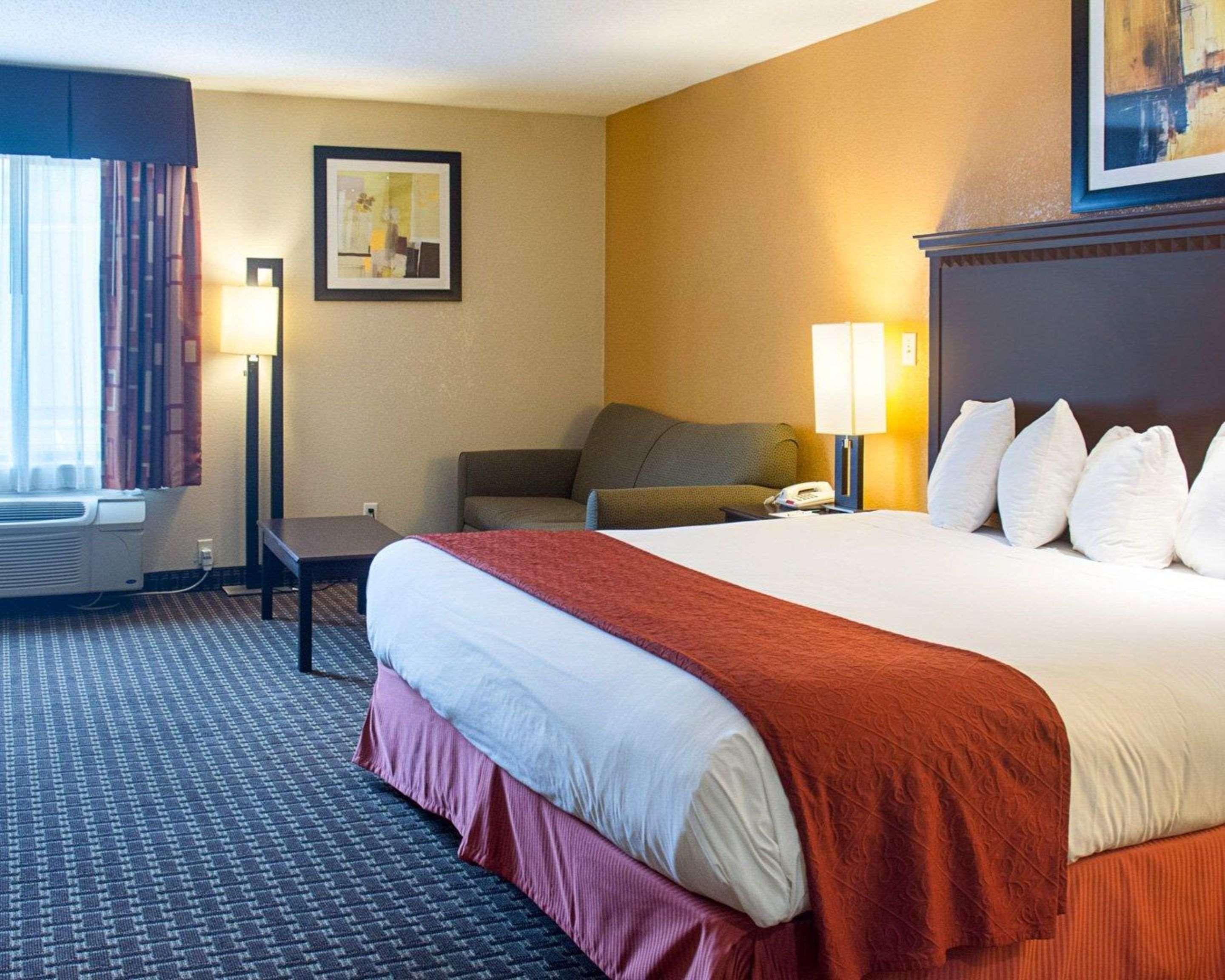 Quality Inn & Suites Quantico Stafford Exterior foto