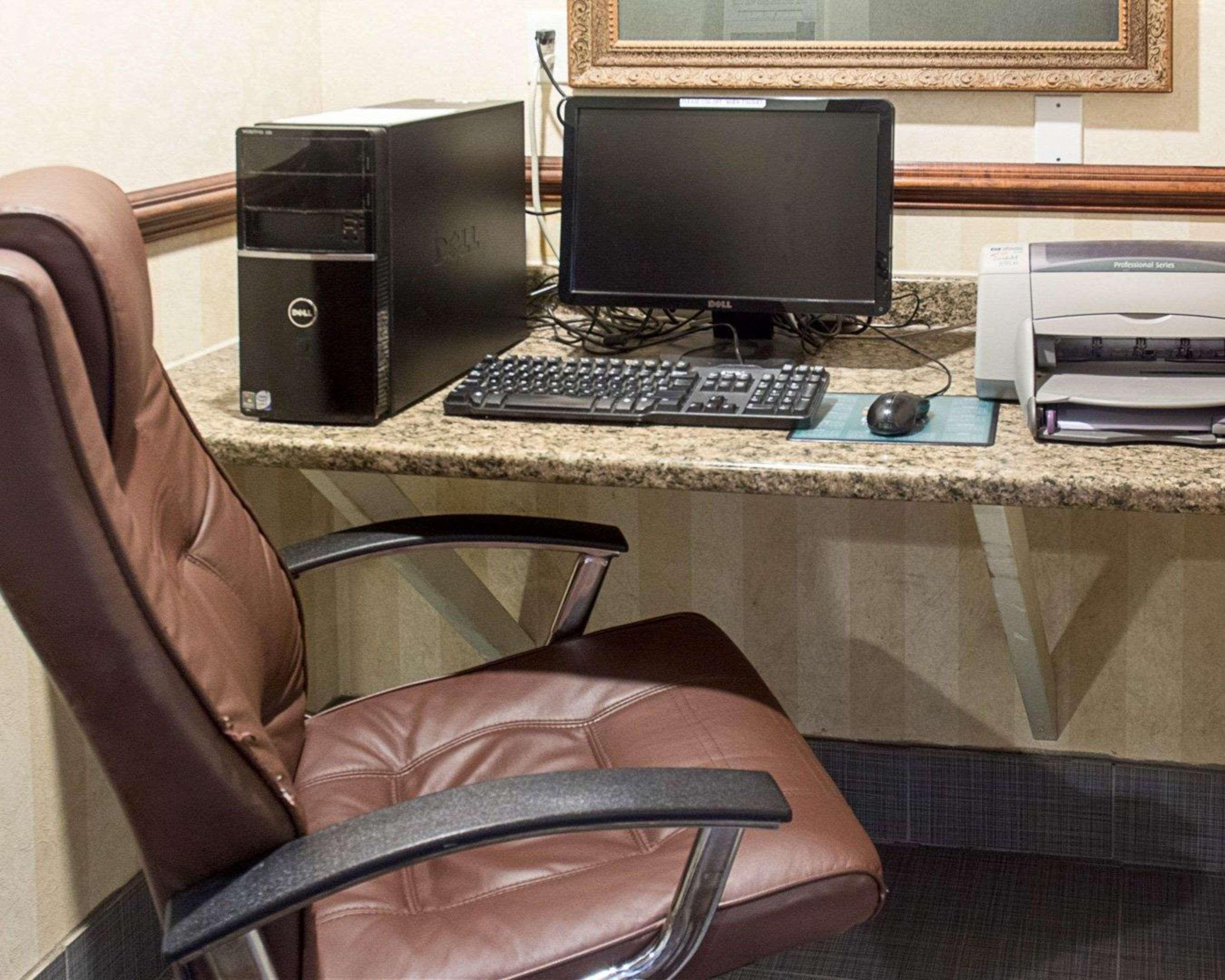 Quality Inn & Suites Quantico Stafford Exterior foto