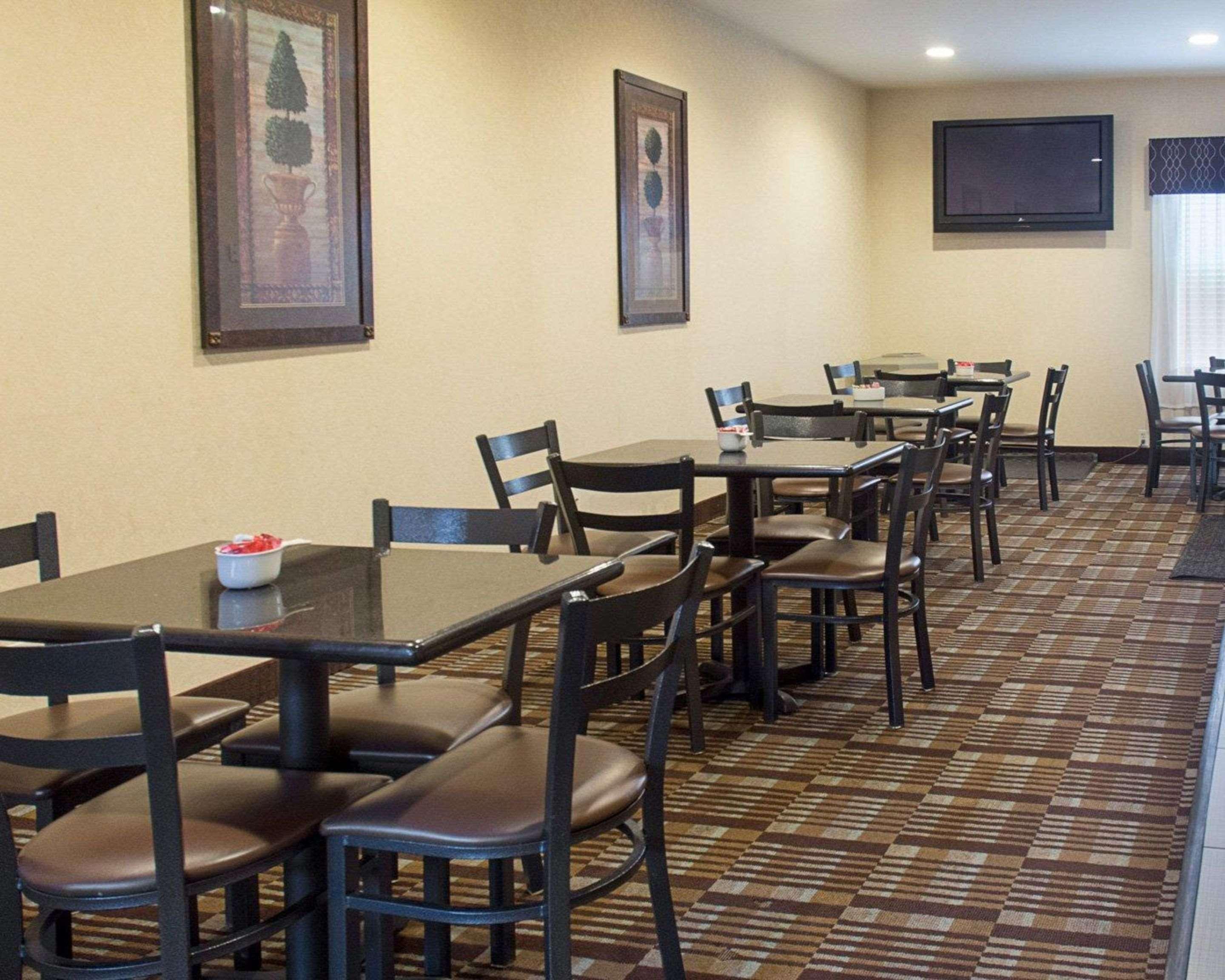 Quality Inn & Suites Quantico Stafford Exterior foto