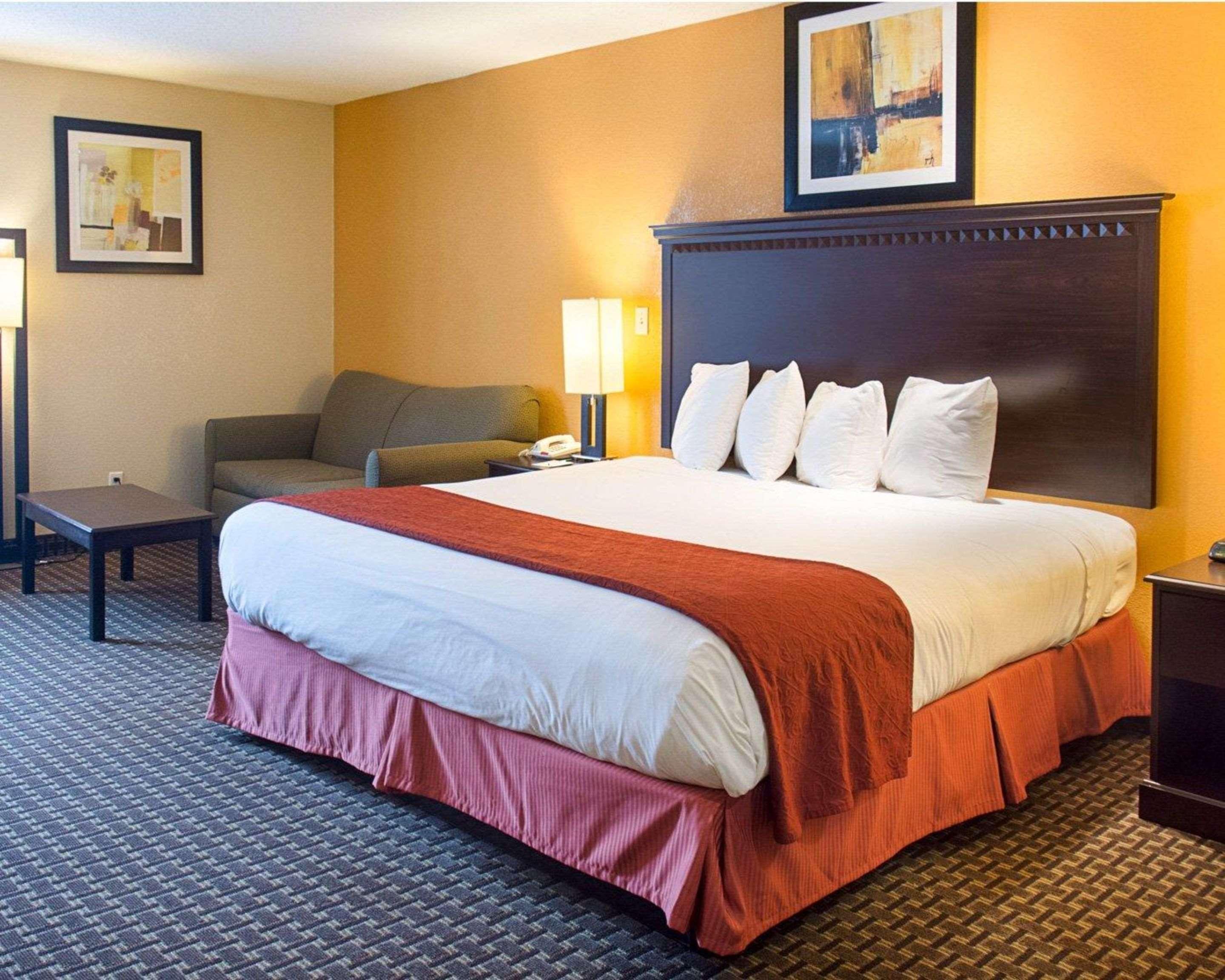 Quality Inn & Suites Quantico Stafford Exterior foto