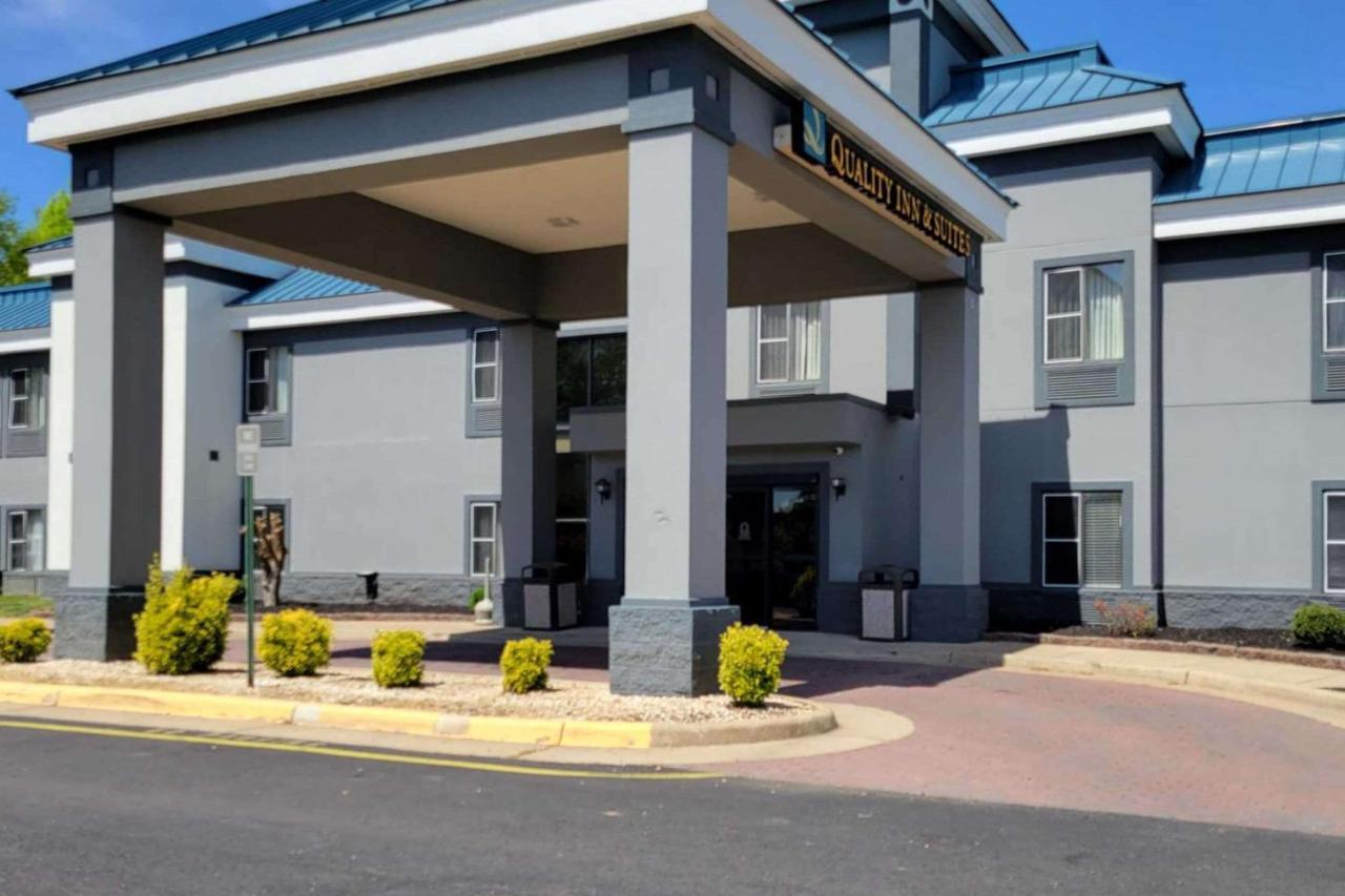 Quality Inn & Suites Quantico Stafford Exterior foto