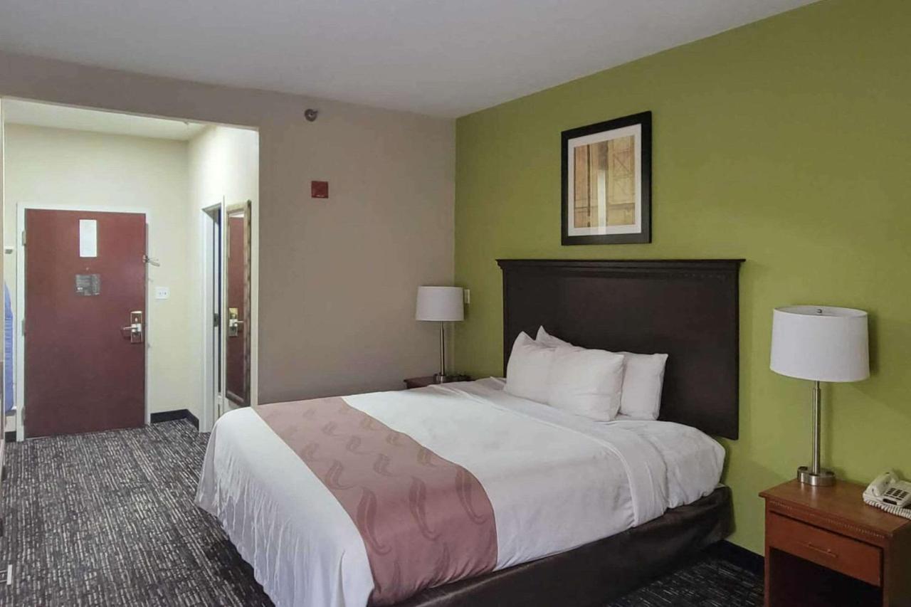 Quality Inn & Suites Quantico Stafford Exterior foto