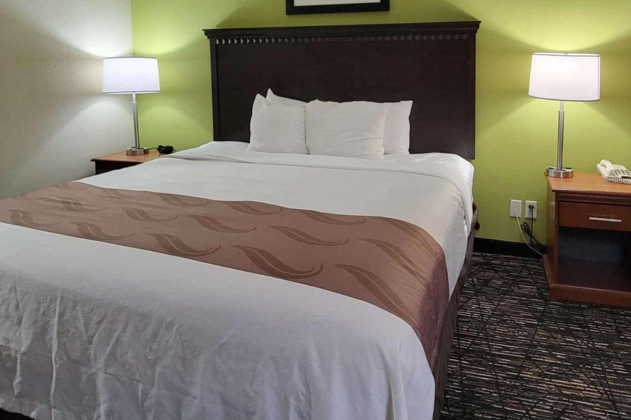 Quality Inn & Suites Quantico Stafford Exterior foto